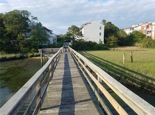 2107 Pretty Lake Ave #14, Norfolk, VA 23518