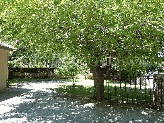 (4) : 3020 Walnut Ave Carmichael, CA