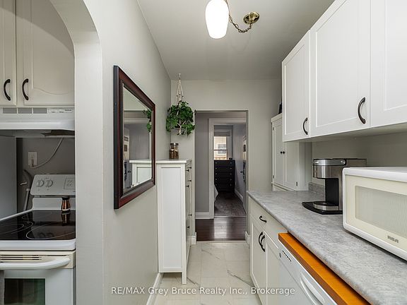 4th image of 2120 4th Ave W