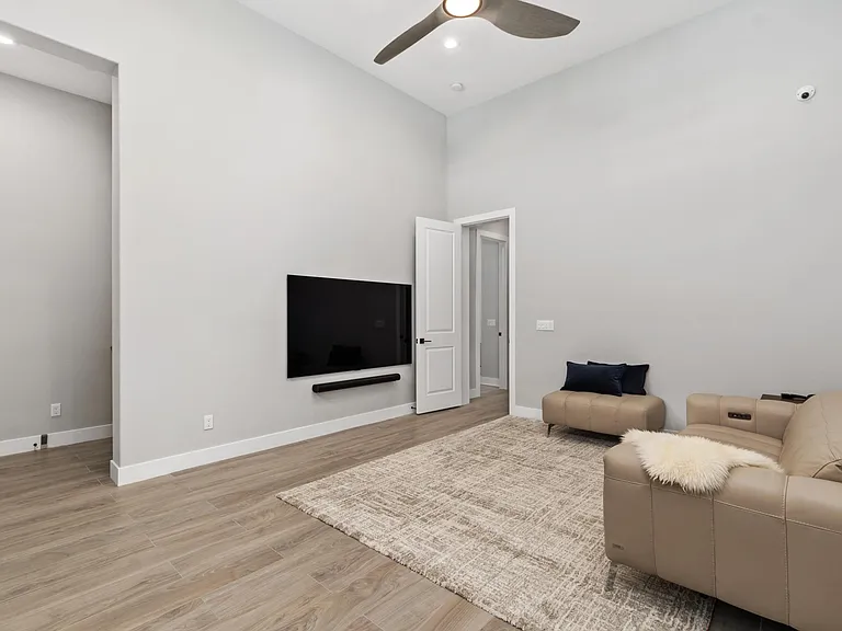 6195 Summit Crest Cir — Photo 20