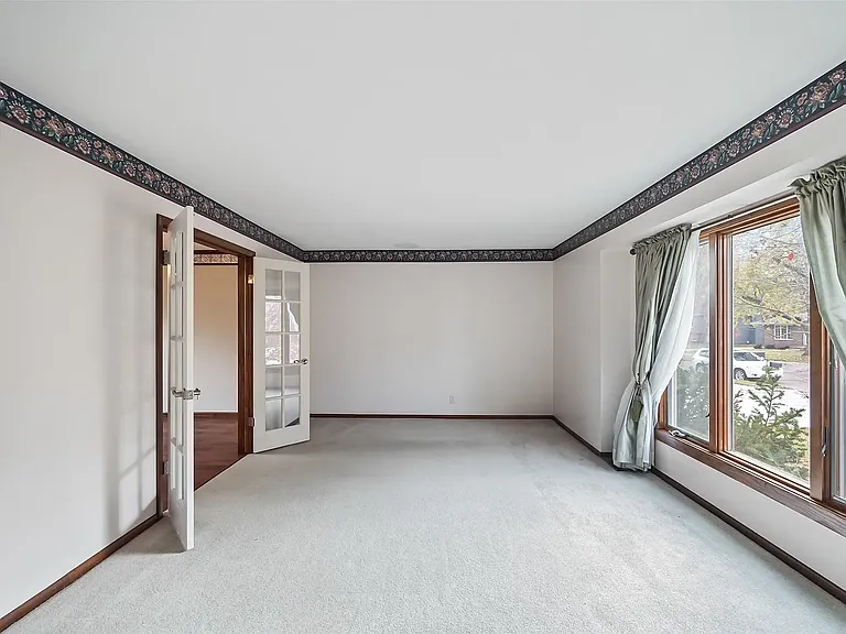 3017 Valdez Dr — Photo 3