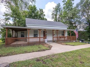 308 W 5th St, New London, MO 63459