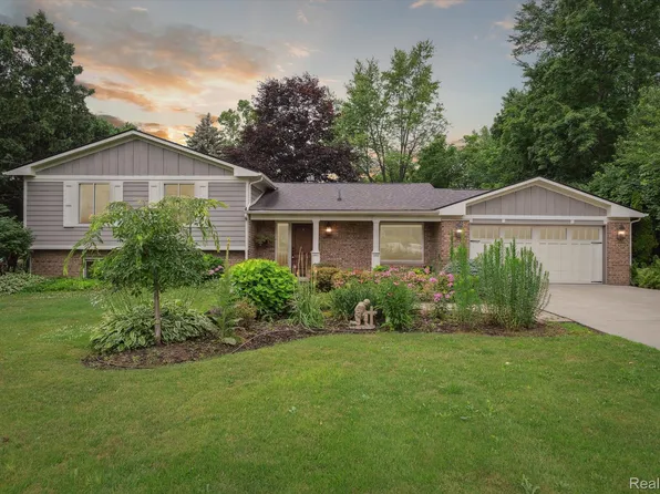 1421 Ripley Rd, Linden, MI 48451