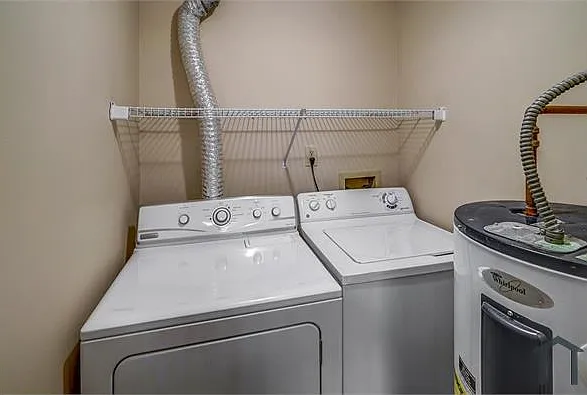 7600 Roscommon Ct #4 — Photo 19