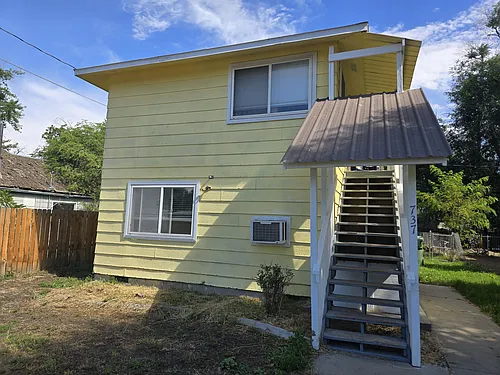 737 7th Ave N #B Photo 1