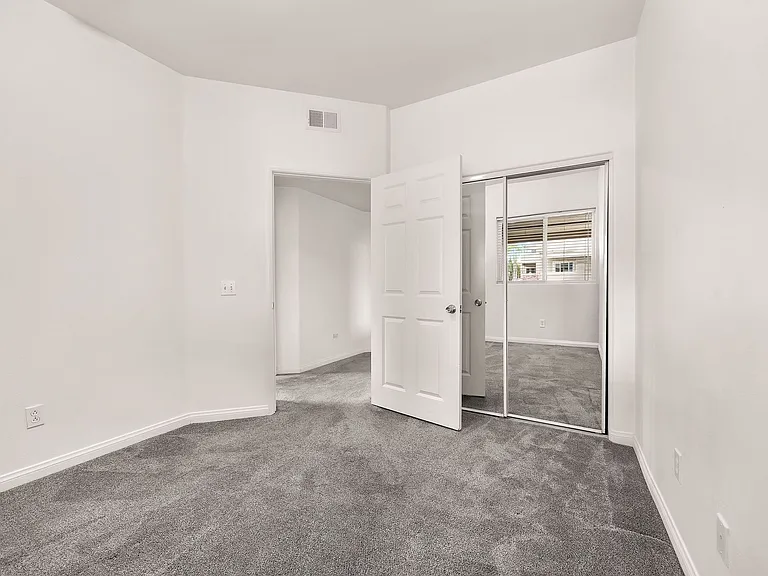 404 N Horne St N #D31 — Photo 12