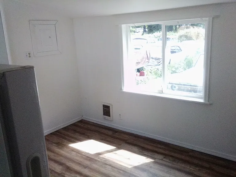 10002 28th Ave SW — Photo 6