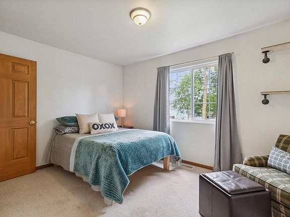 4th image of 14575 Crestridge Dr