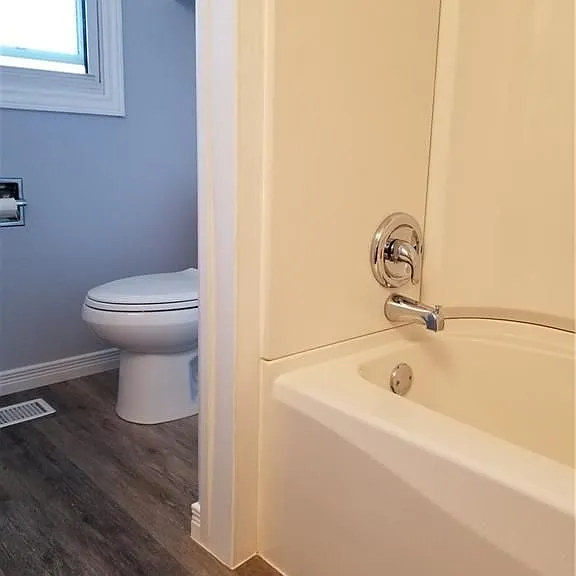 11 Roselyn Ct — Photo 12