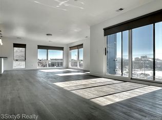 166 Oak St #PENTHOUSE 1, Wyandotte, MI