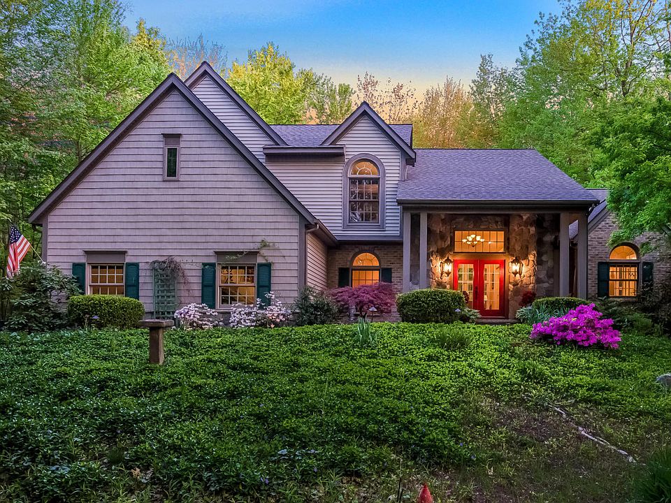 1st image of 6948 Lakeshore Ct #11