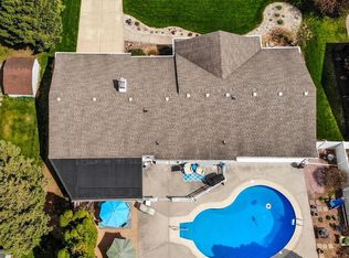 1053 Morningside Dr, Janesville, WI 53546