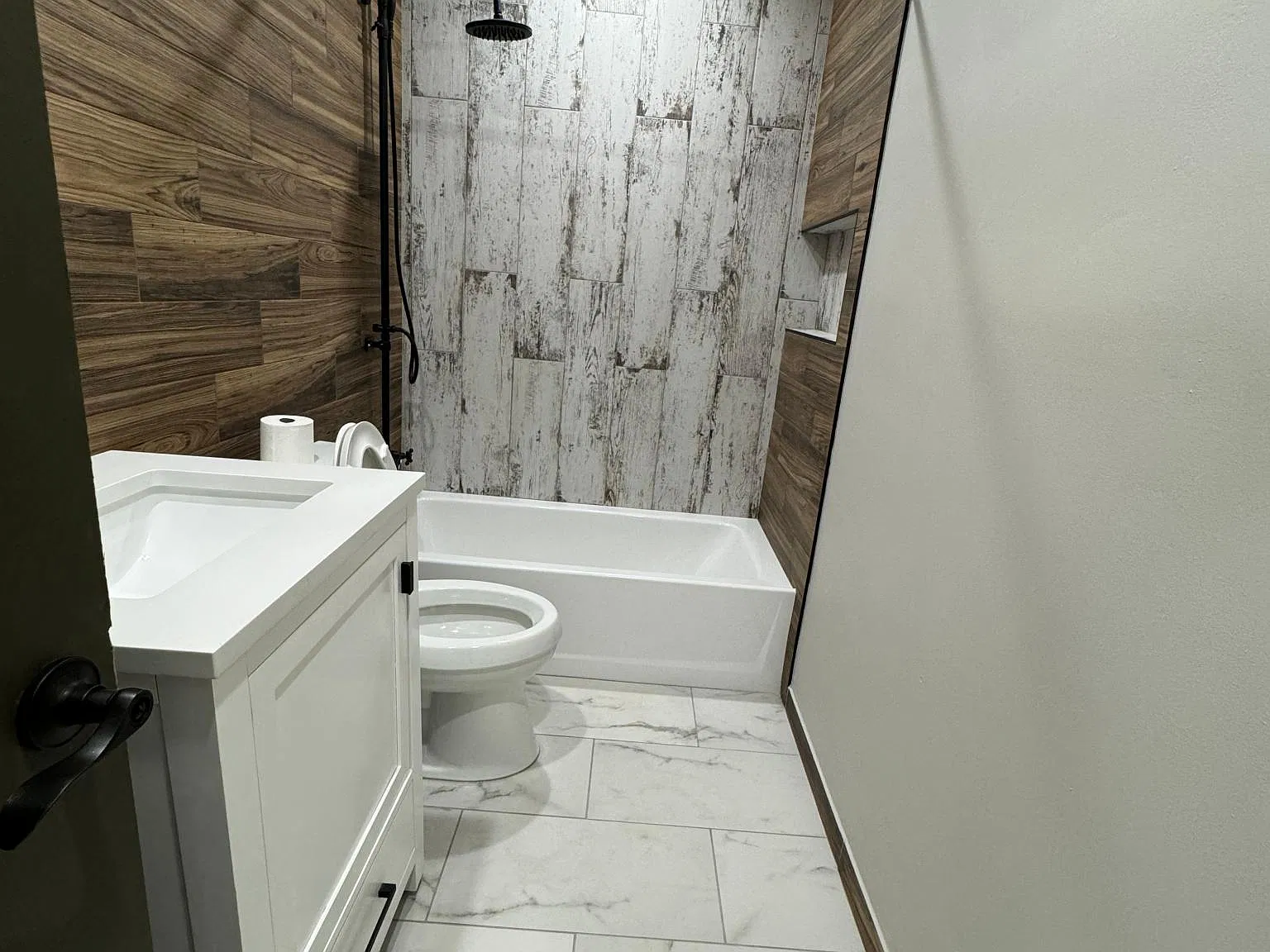1 bed, 700 sqft, $1,000 — Photo 3