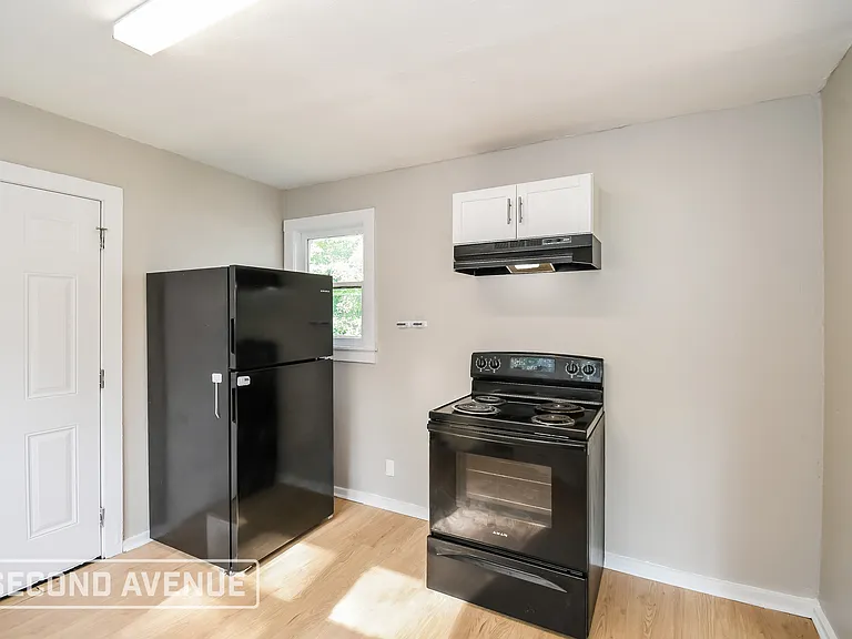 1934 W 6th St — Photo 6