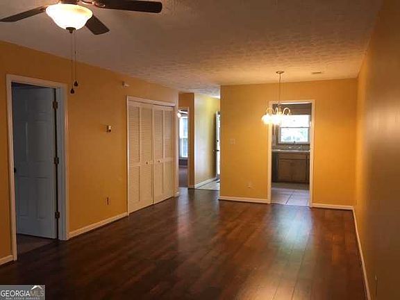 4th image of 245 Williamsburg Way