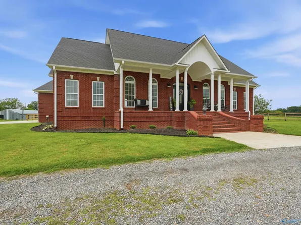 1821 Simpson Point Rd, Grant, AL 35747