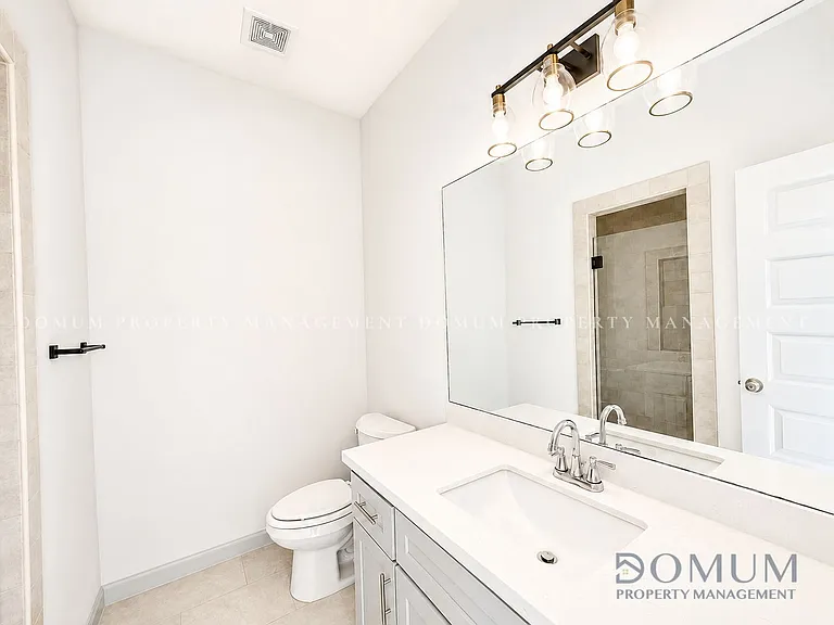 921 Jay Ave #11 — Photo 8