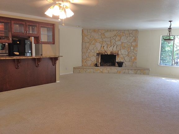 2nd image of 26433 Meadow Dr
