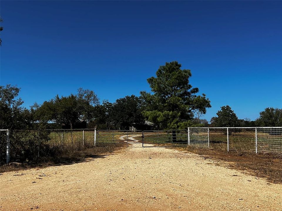 488 County Road 443, Waelder, TX 78959 Zillow