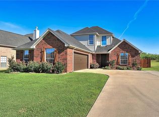 2905 Preston Club Dr, Sherman, TX 75092