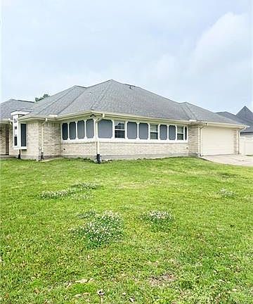 3rd image of 3604 Lake Providence Dr