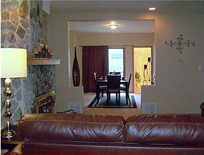 4th image of 90 Knowlton Ave