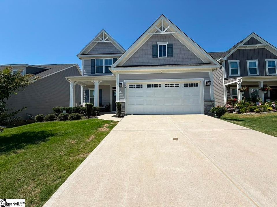 1st image of 204 Delamere Dr