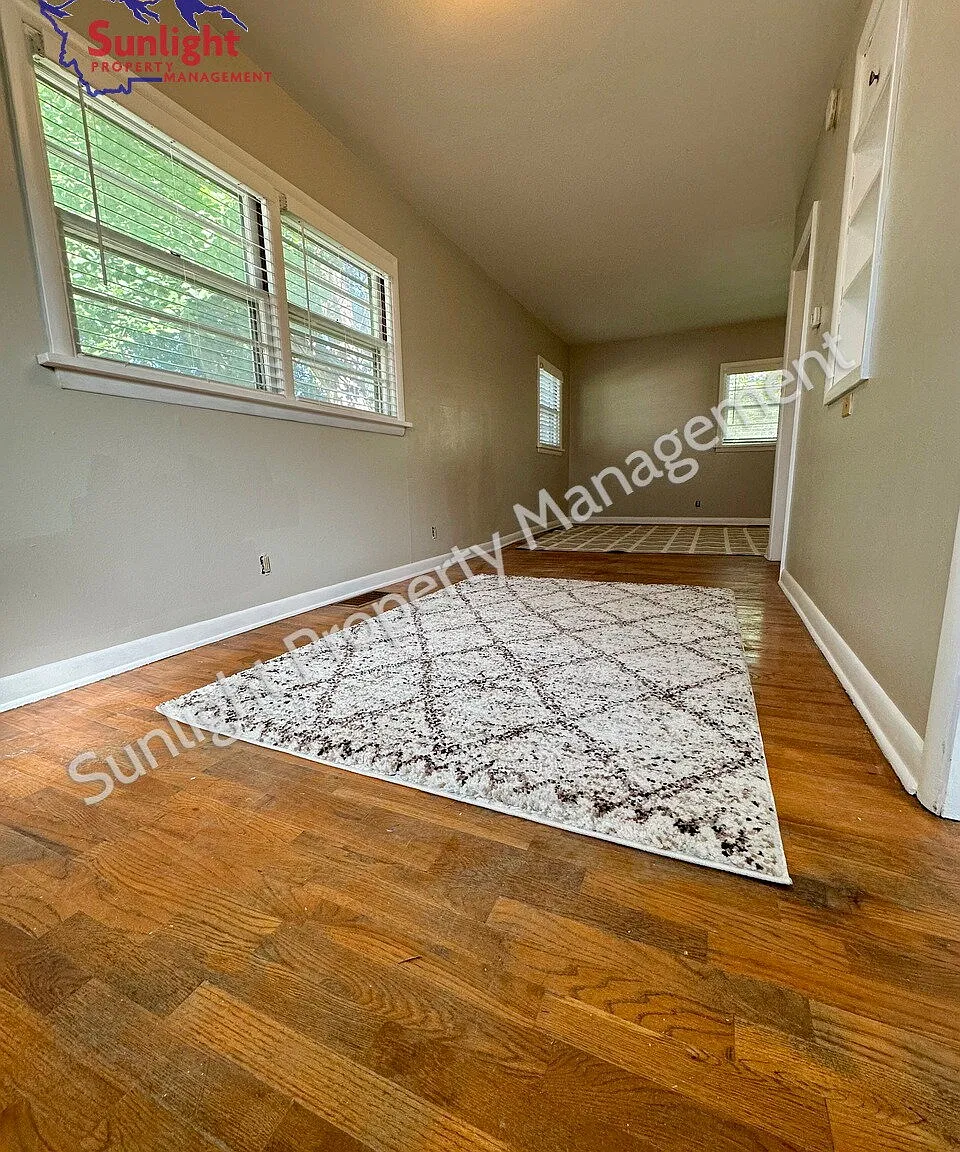 Studio, 1.0 bath, $850 — Photo 1
