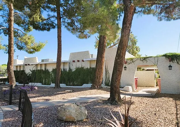 3513 N Paiute Way #2
