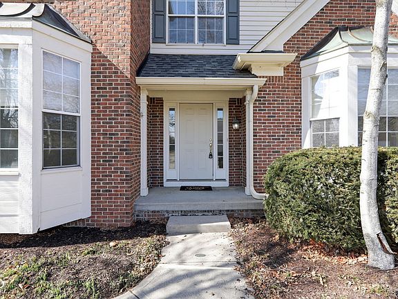 4th image of 319 W Columbine Ln