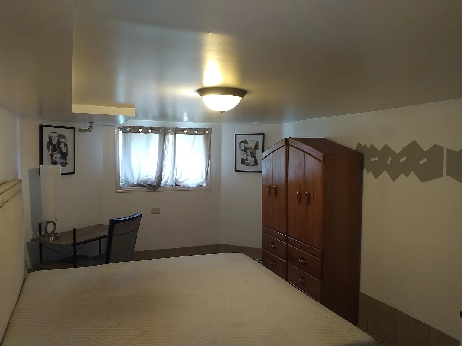 2 bed, 500 sqft, $1,100 — Photo 3
