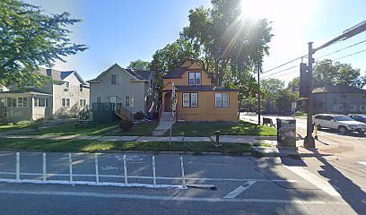 1st image of 1000 18th Ave SE APT 2