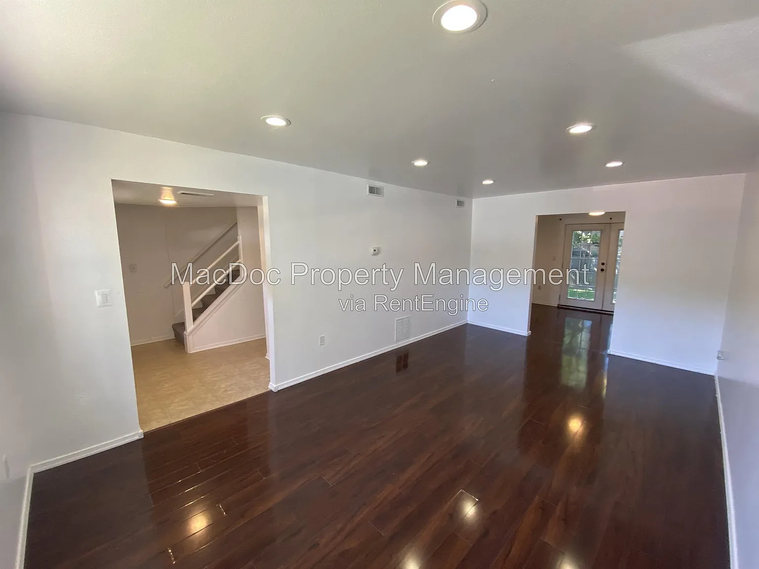 3 bed, 2.5 bath, 1293 sqft, $1,795 — Photo 4