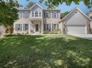 978 San Sebastian Dr, Fenton, MO 63026