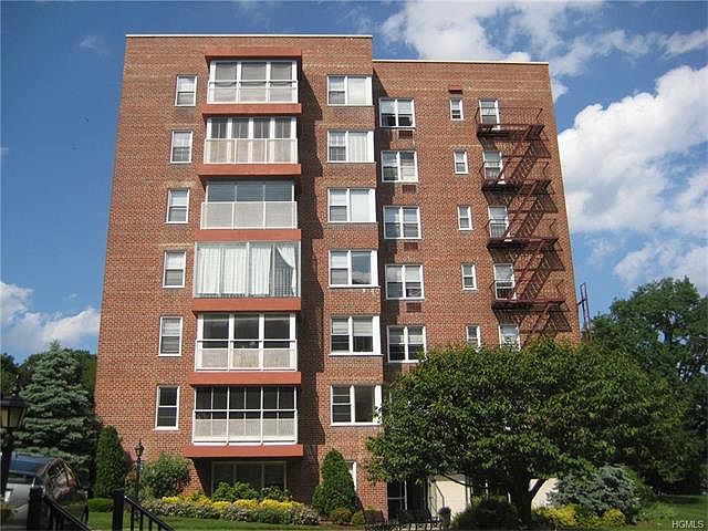1st image of 3 Salisbury Pt APT 4A