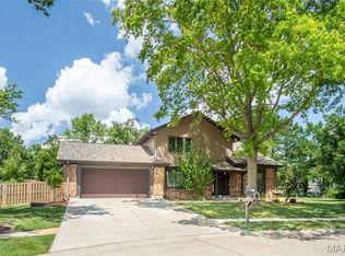 5225 Hettinger Ct, Saint Louis, MO 63128