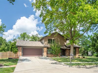 5225 Hettinger Ct, Saint Louis, MO, 63128