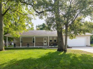 621 Dogwood St NW, Demotte, IN 46310