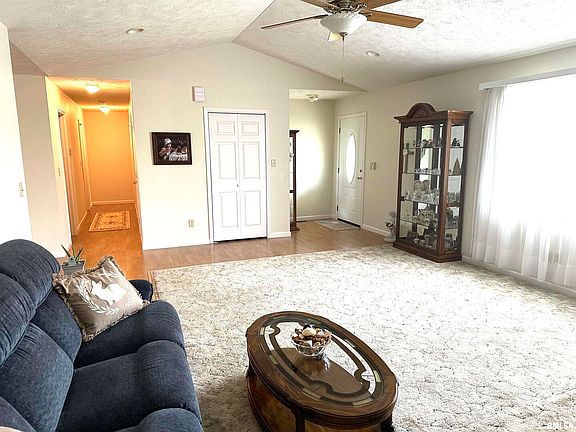 5th image of 406 Abby Dr