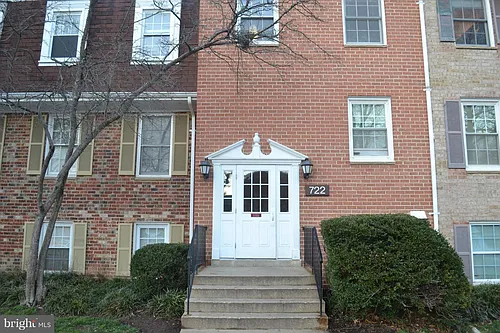 722 Quince Orchard Blvd #201 Photo 1