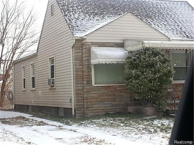2nd image of 3153 S Ethel St