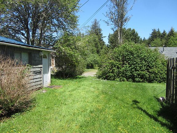 4th image of 4805 Crab Ave W