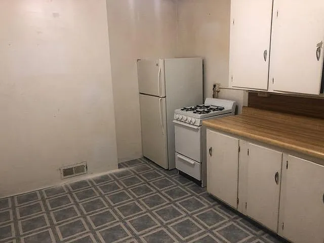 1101 Walker St — Photo 3