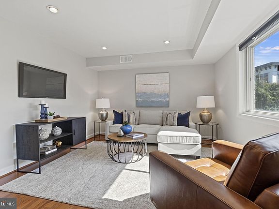 4th image of 1221 N Quinn St APT 21