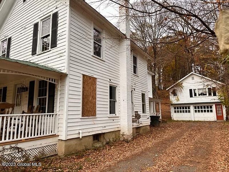 2nd image of 14 Mohican Road