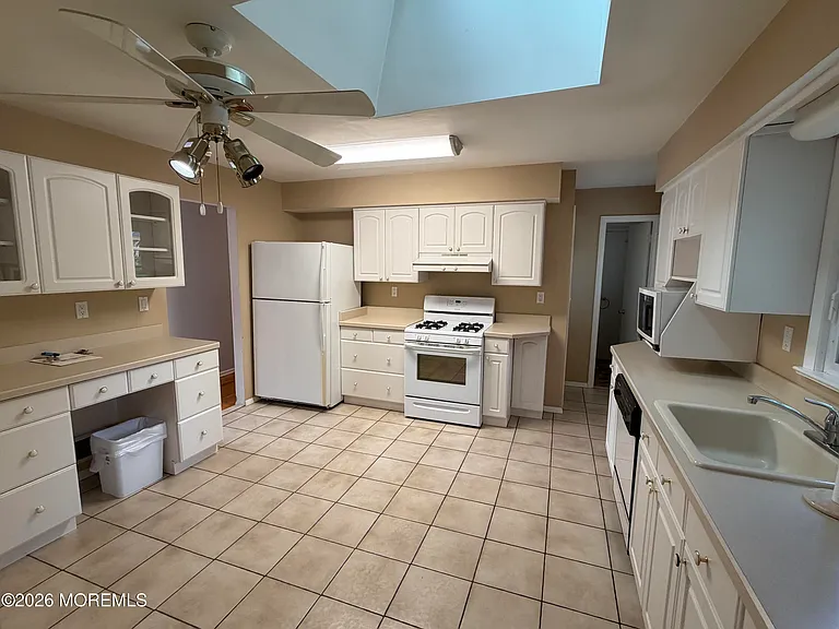 1905 Finderne St — Photo 5