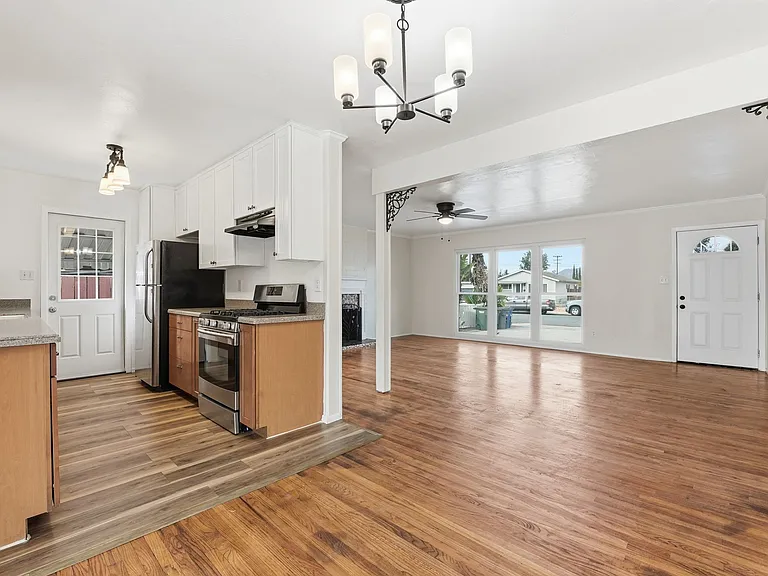 1209 Evilo St — Photo 9