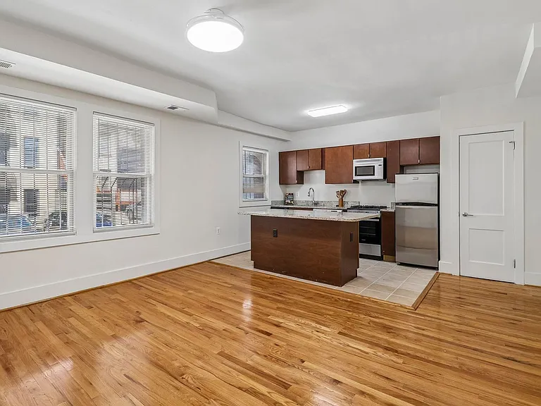 NEW QUIN APARTMENTS — Photo 38
