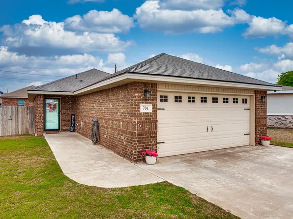 704 Shepherd Cir, Andrews, TX 79714