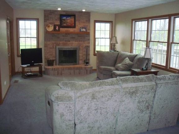 Living Room w/Fireplace